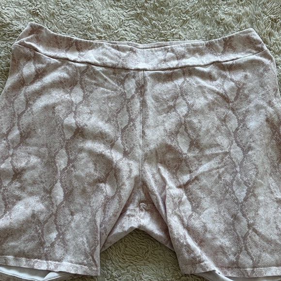 Forever 21 Pink Biker Shorts Plus Size - Picture 2 of 5